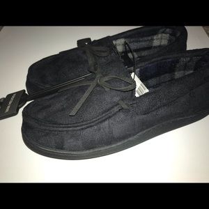 Plain black men’s moccasins